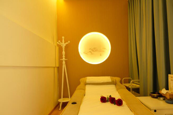 日式指压的寂静美学:在按压中听见雪落的声音